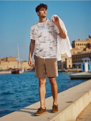 Футболка з принтом - білий Футболка з принтом - білий