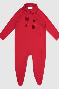 Детский красный комбинезон с аппликацией в виде сердечек