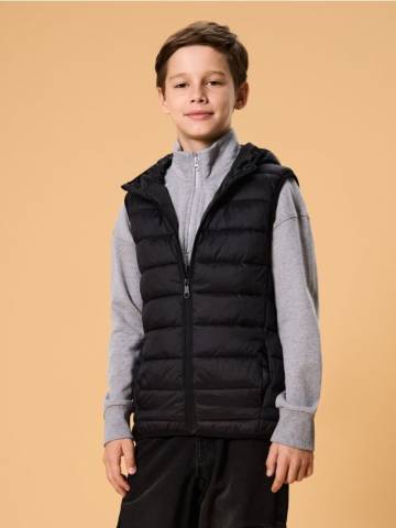 Стеганий жилет з капюшоном - чорний