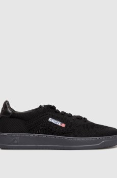 Черные кроссовки Easekitt