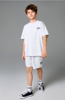 Комплект із футболки з шортами - сірий