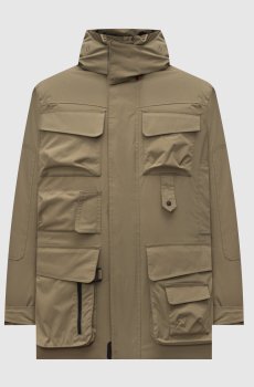 Зеленая куртка с нашивкой логотипа