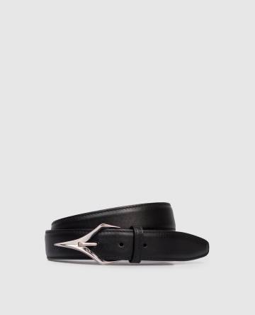 Черный кожаный ремень