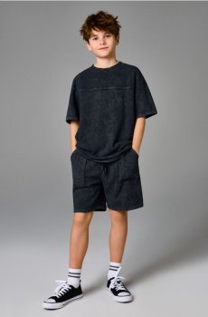 Комплект із футболки з шортами - чорний