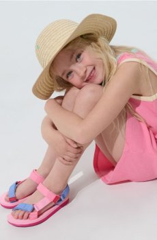 Легкі спортивні сандалі з регульованими ремінцями - гібіскус