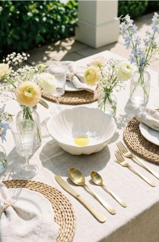 Керамічна миска у формі квітки - білий