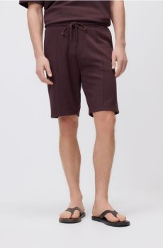 Reserved - Шорти regular fit з бамбуковим волокном - темно коричневий - 053IS-89X