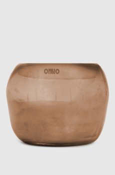 Свеча Cape Copper M с ароматом Zanzibar в стеклянном подсвечнике