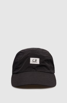 Детская черная кепка с нашивкой логотипа