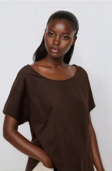 Reserved - Бавовняна футболка - темно коричневий - 222HT-89X