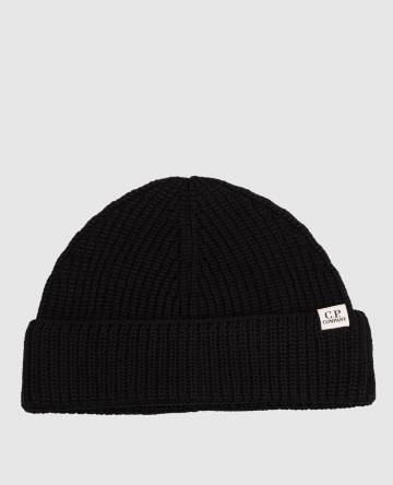 Черная шапка из шерсти с нашивкой логотипа