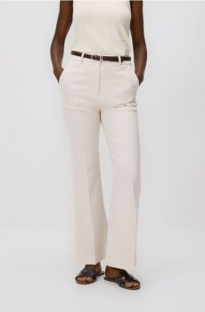 Reserved - Штани flare з поясом - кремовий - 068JL-01X