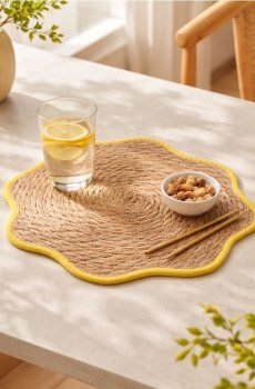 Плетена серветка під тарілку з хвилястим краєм - жовтий