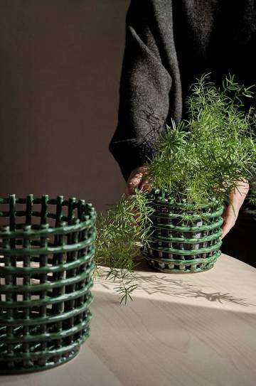 Декоративная корзина ferm LIVING Ceramic Basket S Декоративная корзина ferm LIVING Ceramic Basket S