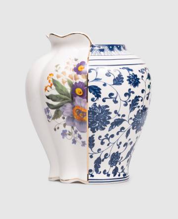 Белая фарфоровая ваза Melania с цветочным принтом