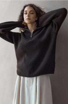 Рифлений светр із коміром-стійкою та короткою блискавкою - dark grey jeans