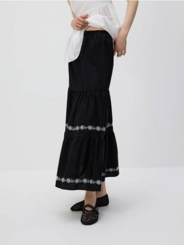Reserved - Максі-спідниця з декоративною вишивкою - чорний - 369FB-99X