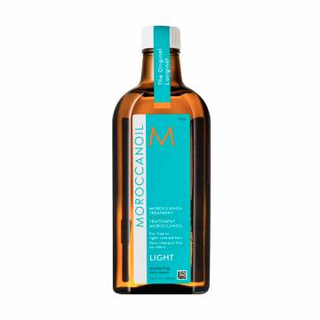Восстанавливающее масло Moroccanoil Light Oil Treatment для тонких и светлых волос, 200 мл Восстанавливающее масло Moroccanoil Light Oil Treatment для тонких и светлых волос, 200 мл
