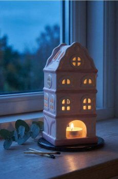 Підсвічник у формі будинку - пастельний рожевий