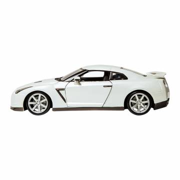 Автомодель Bburago Nissan GT-R білий металік металева 1:24 (18-21082/18-21082-2) Автомодель Bburago Nissan GT-R білий металік металева 1:24 (18-21082/18-21082-2)