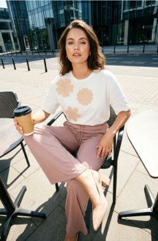 Бавовняна футболка з 3D аплікацією - кремовий