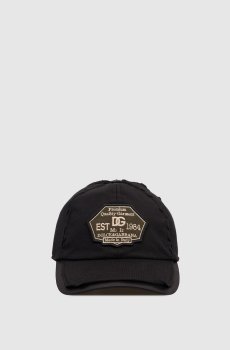 Черная кепка с брендированной нашивкой