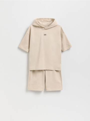 Reserved - BOYS` JOGGING TOP & SHORTS - бежевий - 018CJ-08X Reserved - BOYS` JOGGING TOP & SHORTS - бежевий - 018CJ-08X