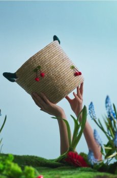 Плетений кошик для зберігання з ручками та мотивом вишень - бежевий