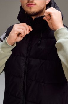 Квітований пuffer жилет з капюшоном - чорний