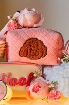 Стьобана косметичка з нашивкою у формі собаки - пастельний рожевий