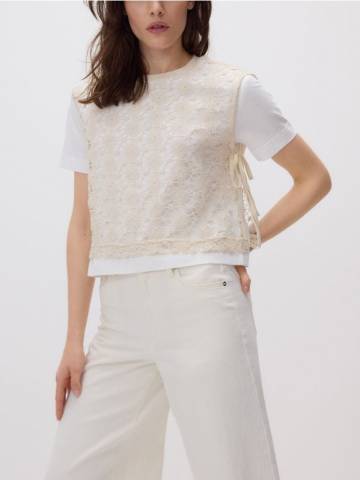 Reserved - Футболка из ажурной ткани - білий - WU829-00X Reserved - Футболка из ажурной ткани - білий - WU829-00X