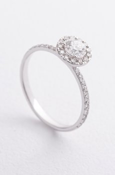 Золотое кольцо с бриллиантами 244651121