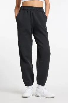 Женские черные  спортивные брюки Essentials Fleece Черный L New Balance WP41502BK