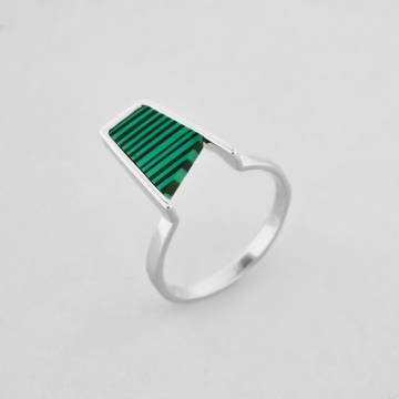 Серебряное кольцо Minimal 1842-green-16 16 Серебряное кольцо Minimal 1842-green-16 16