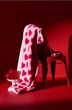 Покривало з сердечками на тему Дня святого Валентина - рожевий