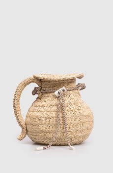 Бежевая сумка Michelle с рафией в виде кувшина с логотипом