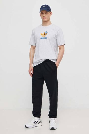 Хлопковая футболка adidas Originals мужская цвет серый с принтом IS2912 Хлопковая футболка adidas Originals мужская цвет серый с принтом IS2912