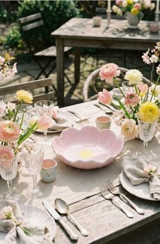 Керамічна миска у формі квітки - пастельний рожевий