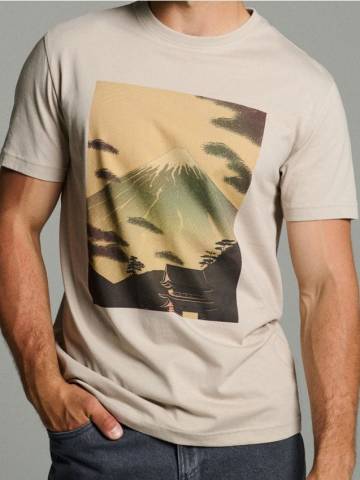 Футболка з принтом - бежевий