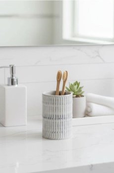 Керамічний тримач для зубних щіток із вертикальними жолобками - сірий