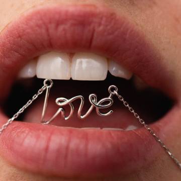 Колье "Love" в белом золоте кол02266 Колье "Love" в белом золоте кол02266