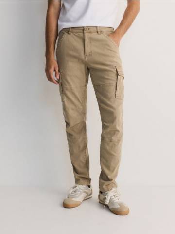 Reserved - Штани slim fit у стилі карго - бежевий - 4195C-08X Reserved - Штани slim fit у стилі карго - бежевий - 4195C-08X