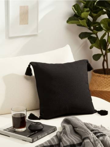 Декоративна подушка - чорний