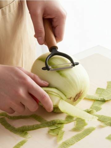 Овочечистка - коричневий