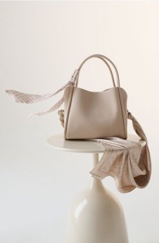 Сумка-куфер зі штучної шкіри з декоративною хусткою - бежевий