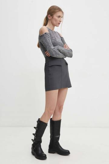 Юбка Answear Lab цвет серый mini расклешённая Юбка Answear Lab цвет серый mini расклешённая