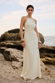 Молочна сукня максі із органзи-жатки з відкритою спиною