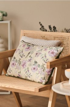 Декоративна подушка з квітами - різнобарвний