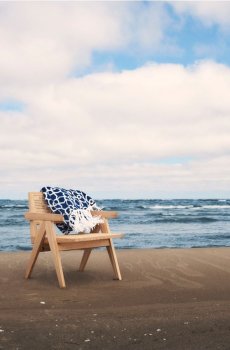 Візерунковий плед з китицями - темно-синій