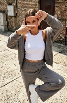 Топ у рубчик на бретелях - білий